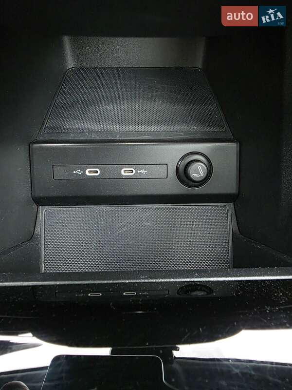 Внедорожник / Кроссовер Audi Q4 e-tron 2023 в Киеве