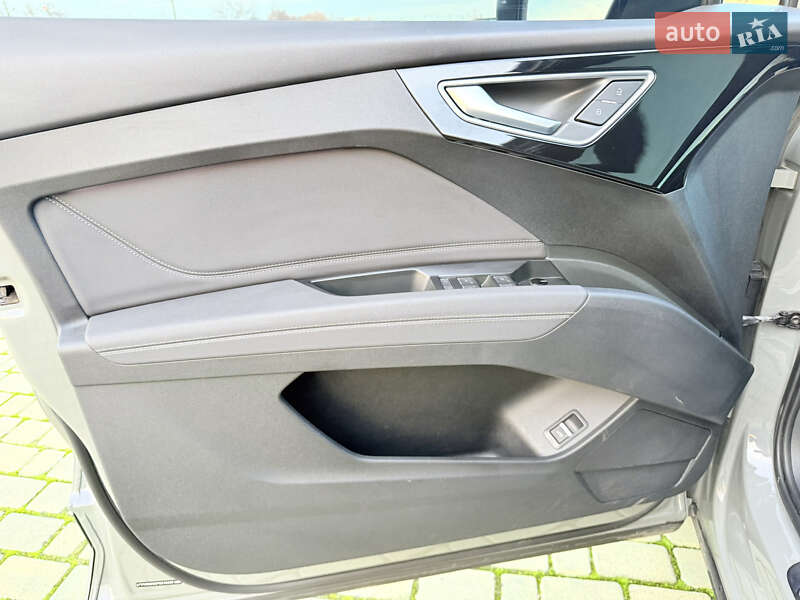 Позашляховик / Кросовер Audi Q4 e-tron 2023 в Одесі