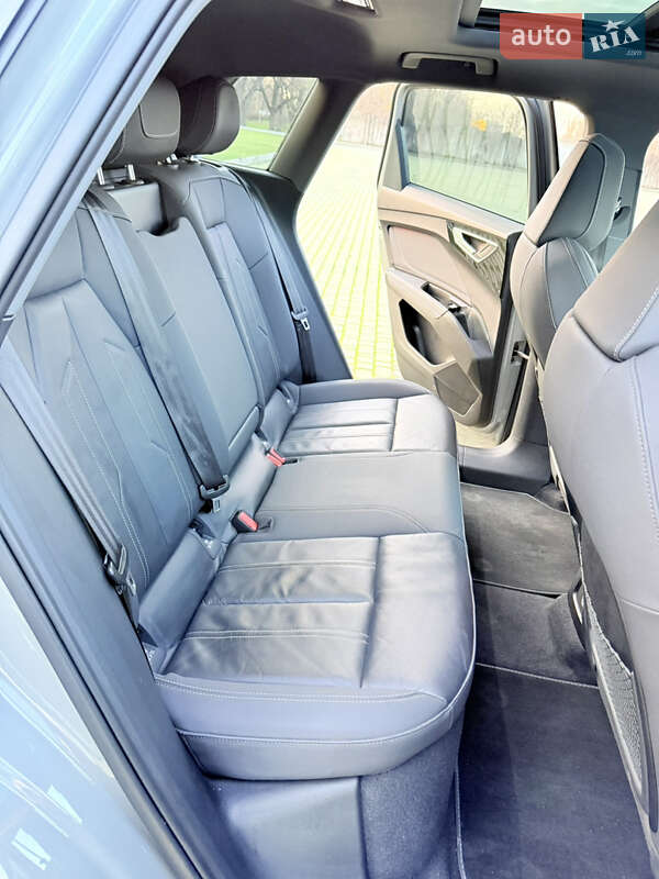 Позашляховик / Кросовер Audi Q4 e-tron 2023 в Одесі