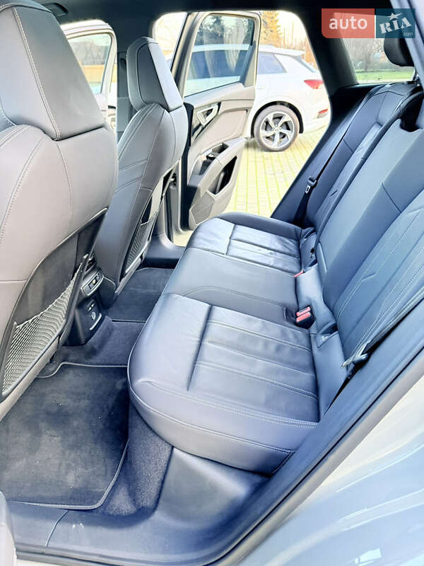 Позашляховик / Кросовер Audi Q4 e-tron 2023 в Одесі