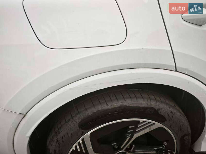 Позашляховик / Кросовер Audi Q4 e-tron 2023 в Києві