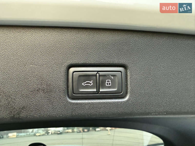 Внедорожник / Кроссовер Audi Q4 e-tron 2023 в Одессе