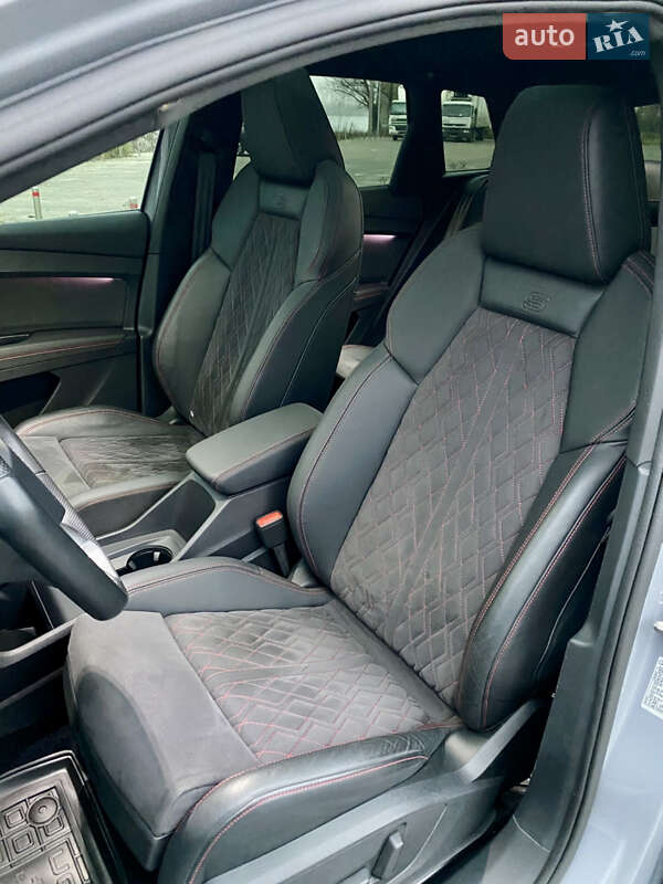 Внедорожник / Кроссовер Audi Q4 e-tron 2023 в Киеве