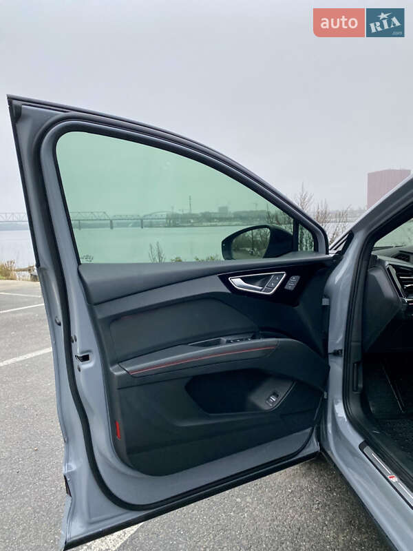 Внедорожник / Кроссовер Audi Q4 e-tron 2023 в Киеве