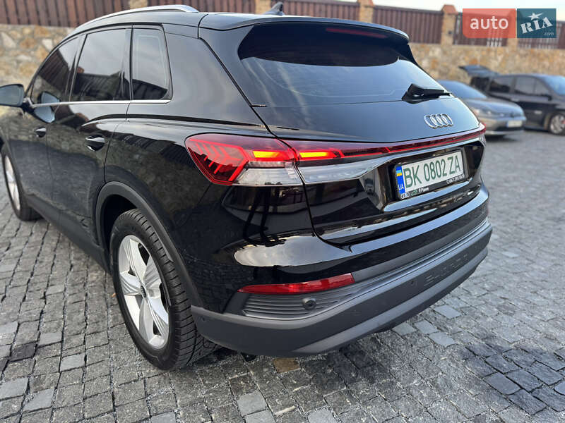 Позашляховик / Кросовер Audi Q4 e-tron 2022 в Рівному