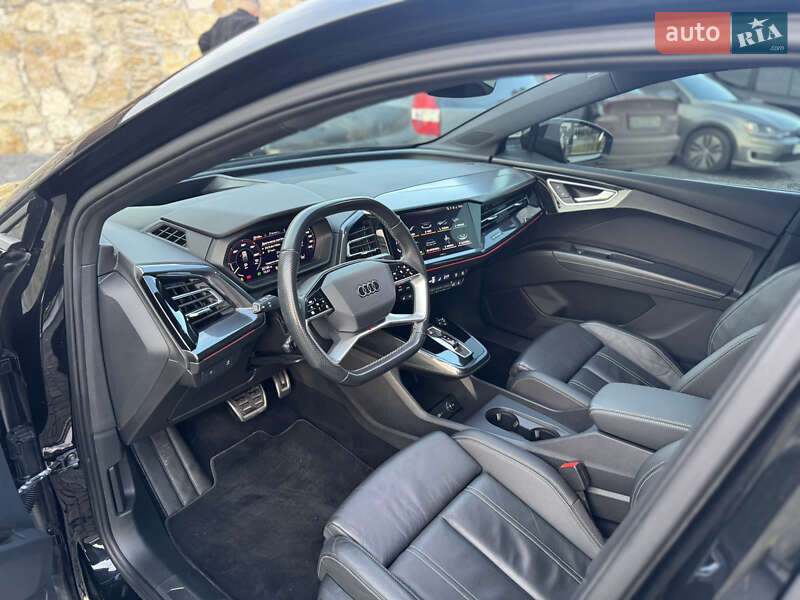 Позашляховик / Кросовер Audi Q4 e-tron 2022 в Рівному