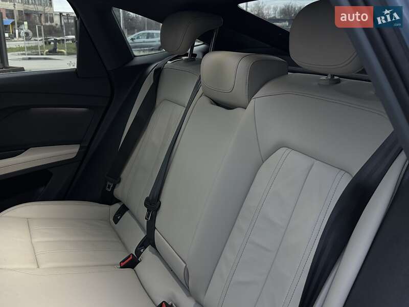 Внедорожник / Кроссовер Audi Q4 e-tron 2022 в Черновцах фото 24 Внедорожник / Кроссовер Audi Q4 e-tron 2022 в Черновцах