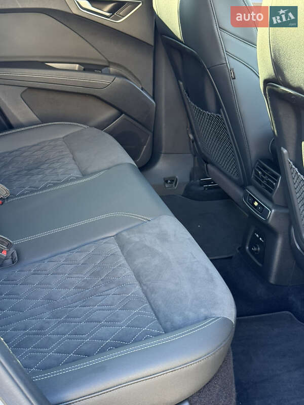 Внедорожник / Кроссовер Audi Q4 e-tron 2022 в Черновцах