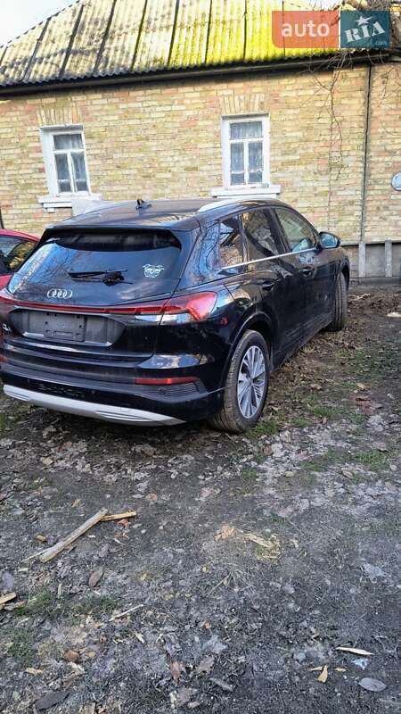 Внедорожник / Кроссовер Audi Q4 e-tron 2022 в Киеве