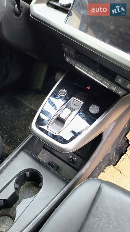 Внедорожник / Кроссовер Audi Q4 e-tron 2022 в Киеве