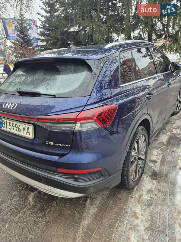 Позашляховик / Кросовер Audi Q4 e-tron 2021 в Полтаві