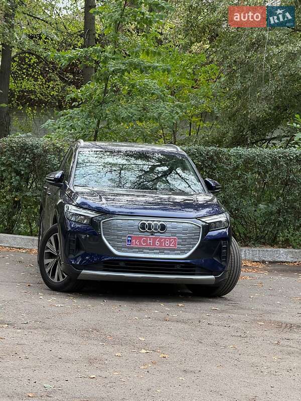 Позашляховик / Кросовер Audi Q4 e-tron 2021 в Полтаві