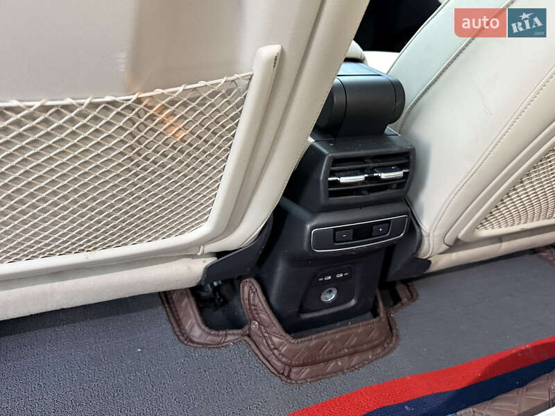 Внедорожник / Кроссовер Audi Q4 e-tron 2022 в Львове