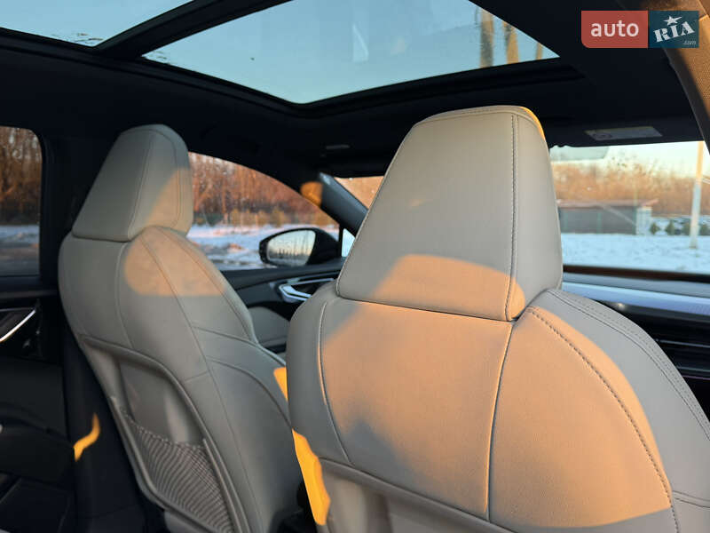 Внедорожник / Кроссовер Audi Q4 e-tron 2022 в Львове