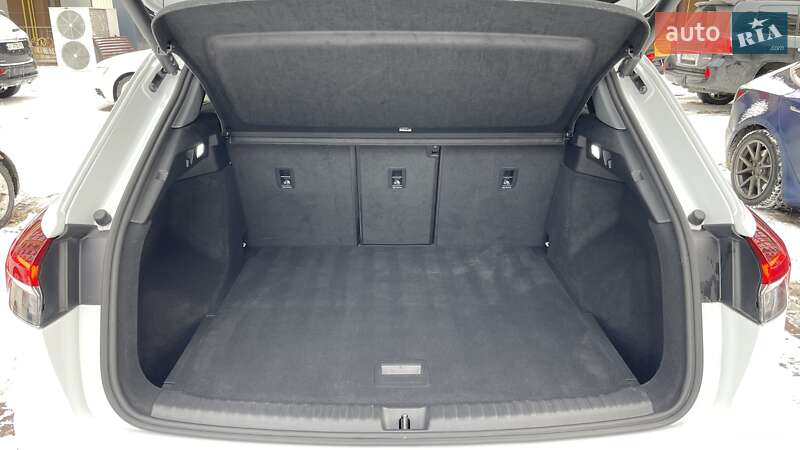 Внедорожник / Кроссовер Audi Q4 e-tron 2022 в Киеве