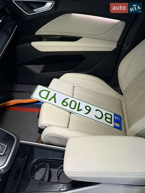 Внедорожник / Кроссовер Audi Q4 e-tron 2022 в Львове