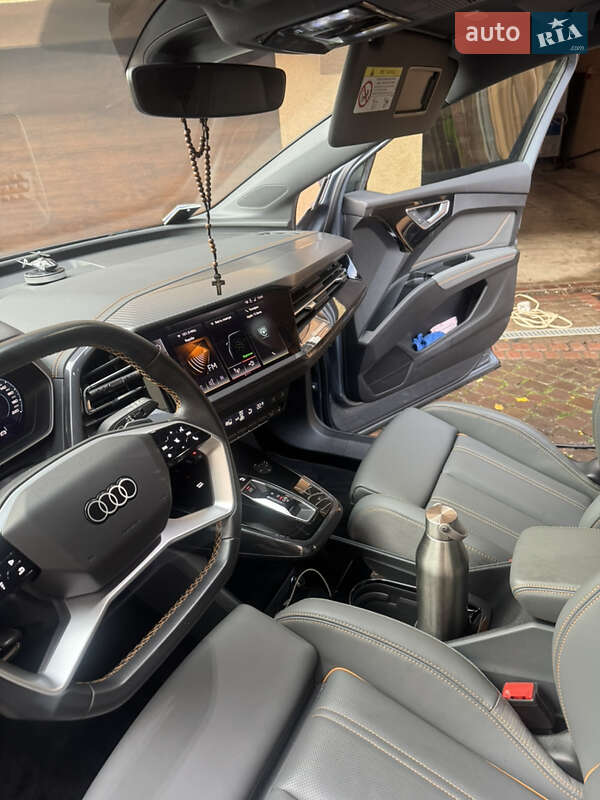 Внедорожник / Кроссовер Audi Q4 e-tron 2024 в Мукачево