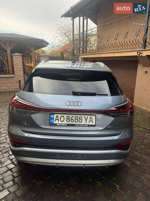 Внедорожник / Кроссовер Audi Q4 e-tron 2024 в Мукачево