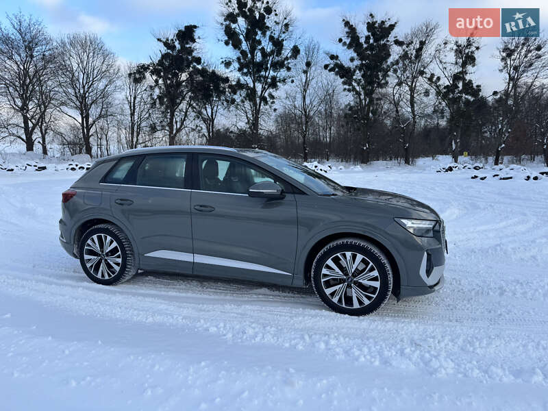 Позашляховик / Кросовер Audi Q4 e-tron 2022 в Львові