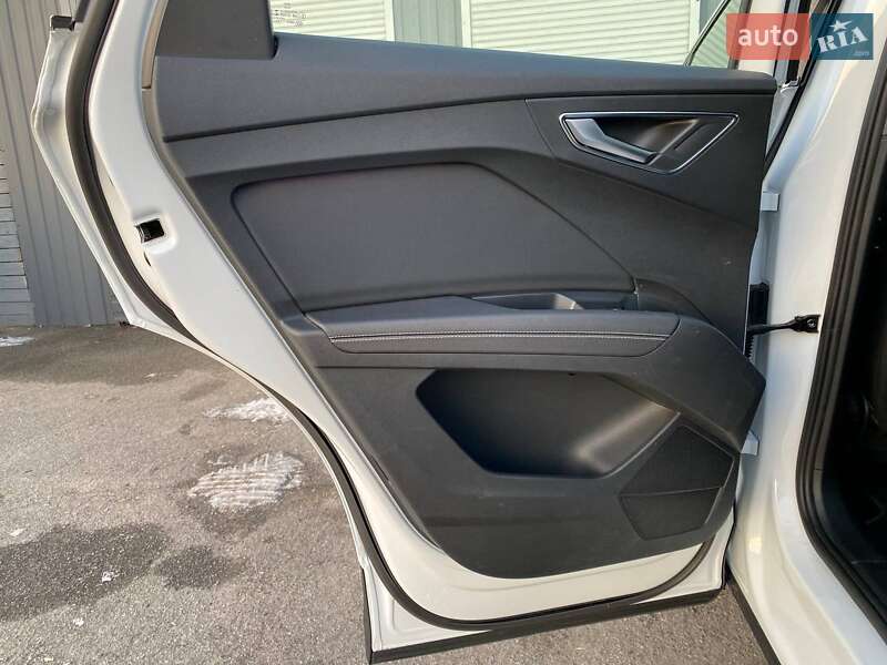 Внедорожник / Кроссовер Audi Q4 e-tron 2022 в Киеве