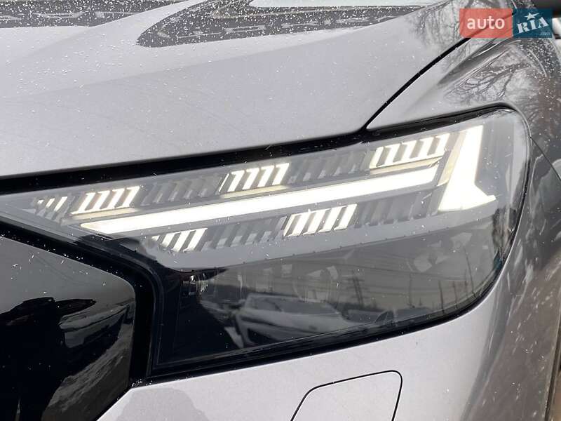 Внедорожник / Кроссовер Audi Q4 e-tron 2021 в Киеве