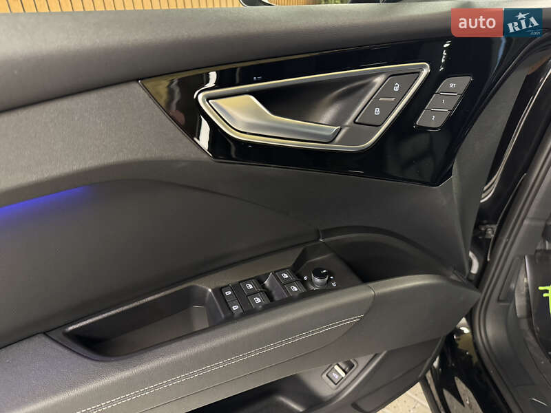 Внедорожник / Кроссовер Audi Q4 e-tron 2024 в Киеве