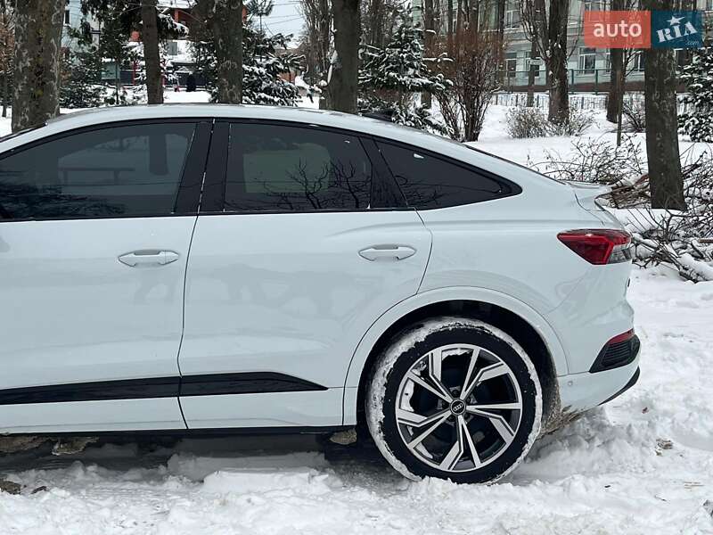 Внедорожник / Кроссовер Audi Q4 e-tron 2023 в Киеве фото 7 Внедорожник / Кроссовер Audi Q4 e-tron 2023 в Киеве
