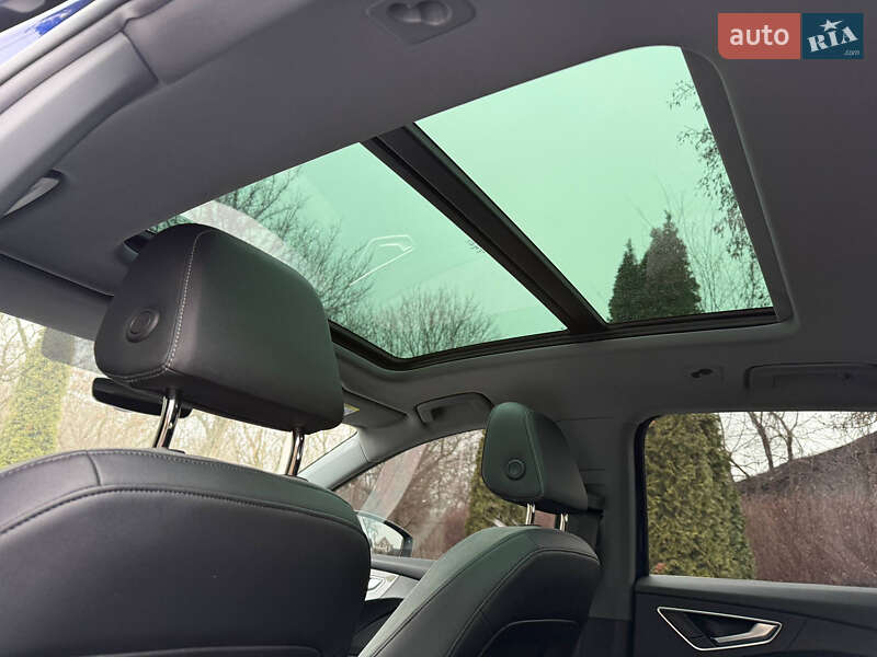 Позашляховик / Кросовер Audi Q4 e-tron 2021 в Дніпрі