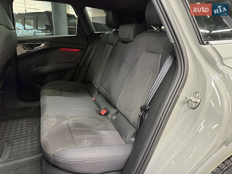 Внедорожник / Кроссовер Audi Q4 e-tron 2023 в Одессе
