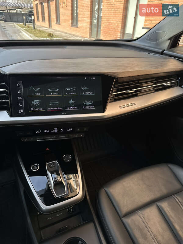 Внедорожник / Кроссовер Audi Q4 e-tron 2022 в Каменец-Подольском