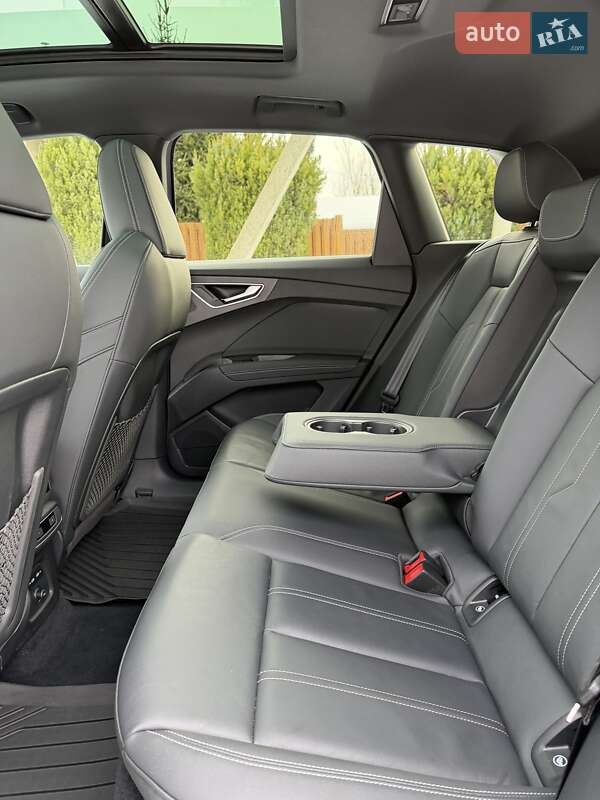 Внедорожник / Кроссовер Audi Q4 e-tron 2023 в Харькове