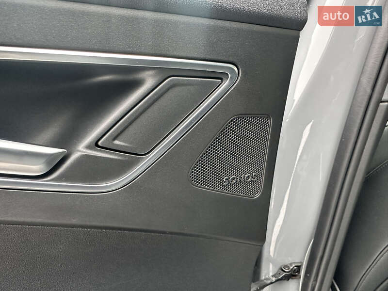 Внедорожник / Кроссовер Audi Q4 e-tron 2021 в Киеве