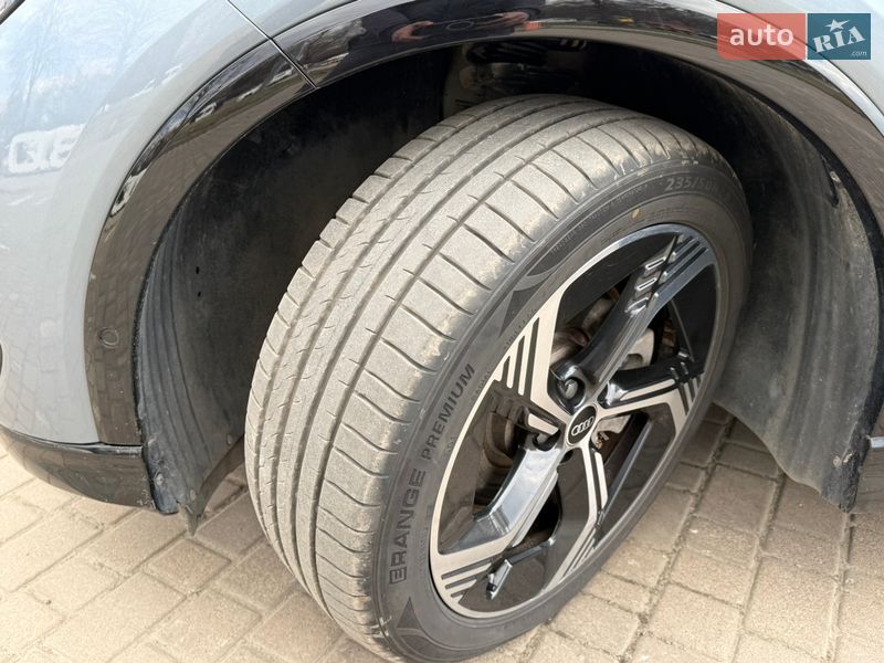 Внедорожник / Кроссовер Audi Q4 e-tron 2022 в Львове