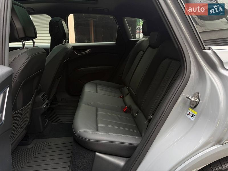 Внедорожник / Кроссовер Audi Q4 e-tron 2023 в Киеве фото 12 Внедорожник / Кроссовер Audi Q4 e-tron 2023 в Киеве