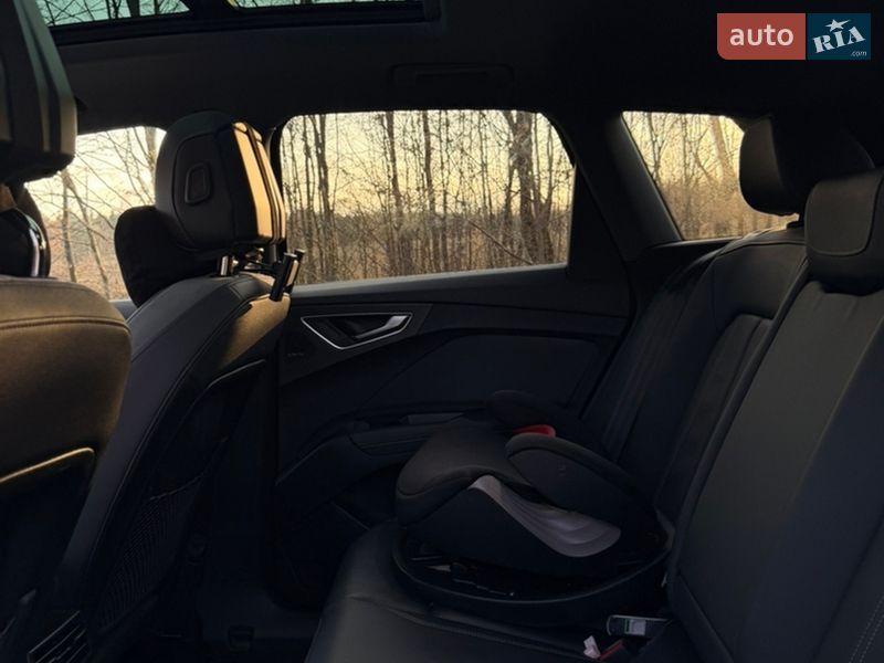 Позашляховик / Кросовер Audi Q4 e-tron 2022 в Дрогобичі