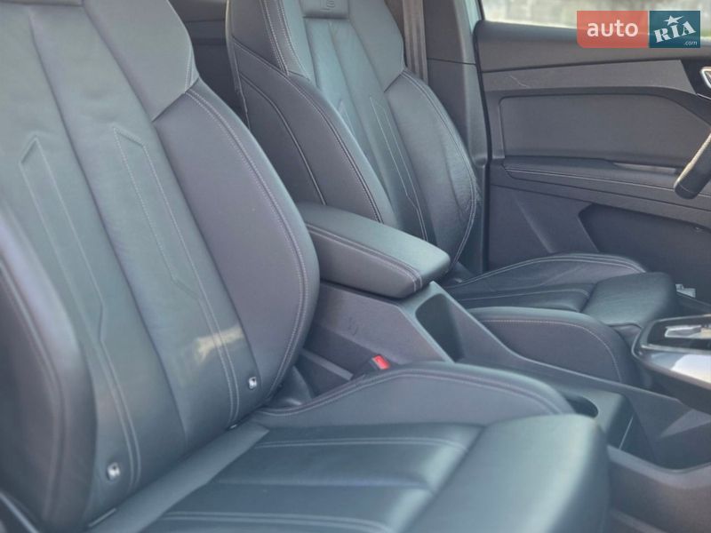 Позашляховик / Кросовер Audi Q4 e-tron 2022 в Вінниці