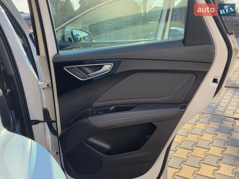 Позашляховик / Кросовер Audi Q4 e-tron 2023 в Одесі