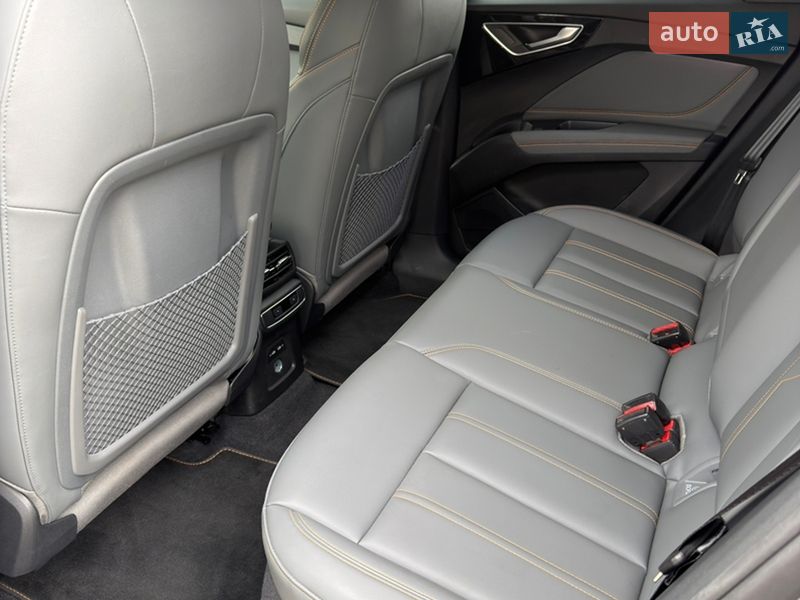 Внедорожник / Кроссовер Audi Q4 e-tron 2024 в Ивано-Франковске