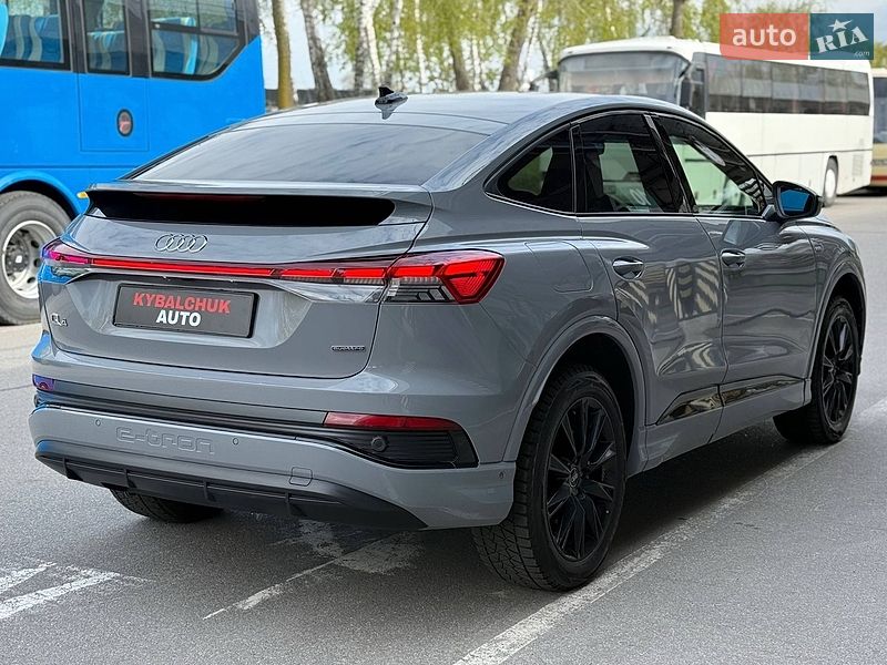 Внедорожник / Кроссовер Audi Q4 e-tron 2022 в Киеве