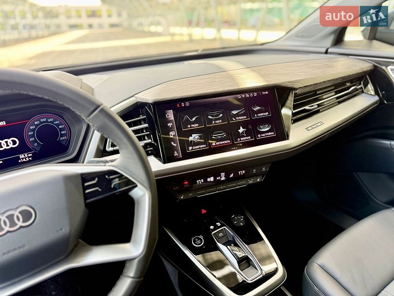 Внедорожник / Кроссовер Audi Q4 e-tron 2024 в Львове
