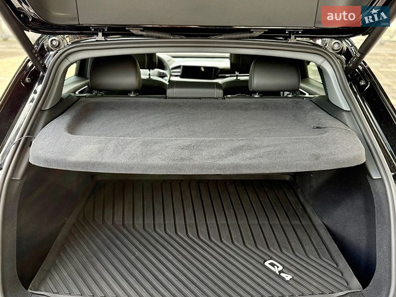 Внедорожник / Кроссовер Audi Q4 e-tron 2024 в Львове