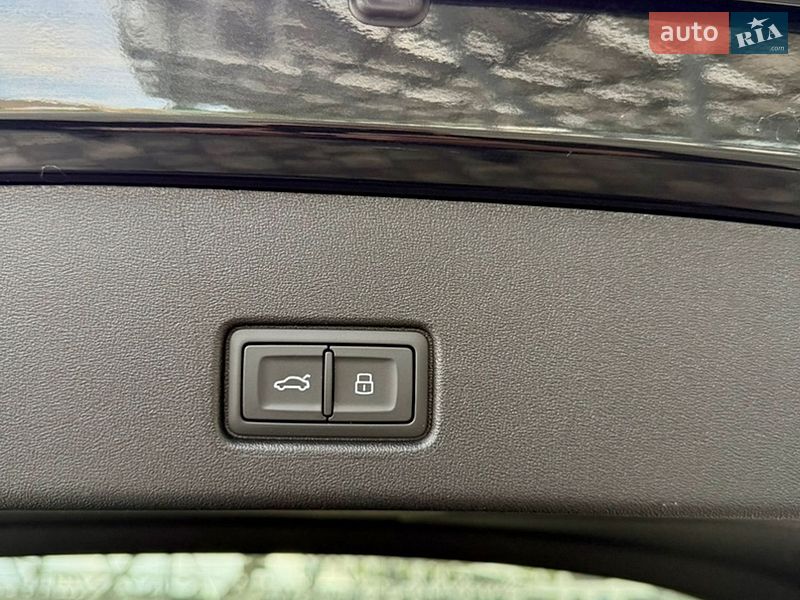 Внедорожник / Кроссовер Audi Q4 e-tron 2024 в Львове