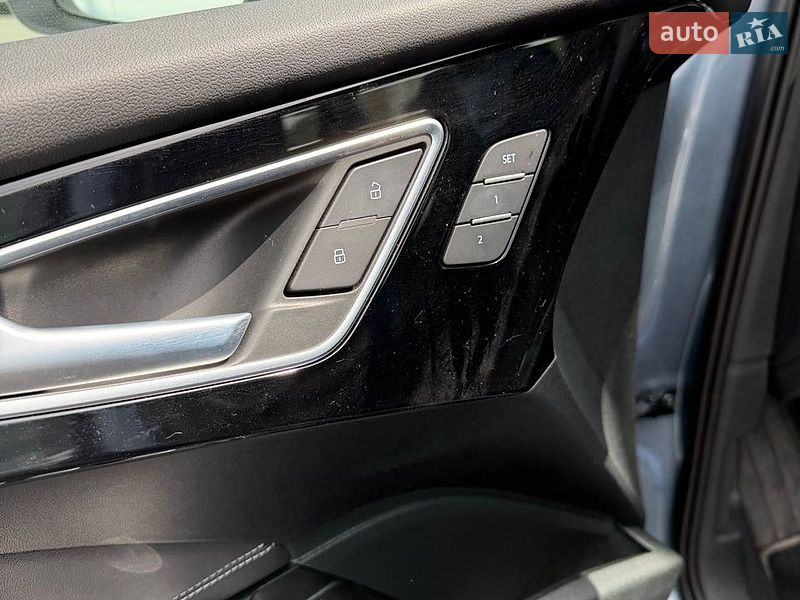 Внедорожник / Кроссовер Audi Q4 e-tron 2024 в Львове