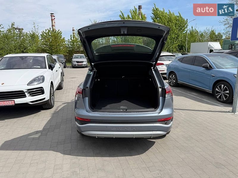 Внедорожник / Кроссовер Audi Q4 e-tron 2024 в Львове
