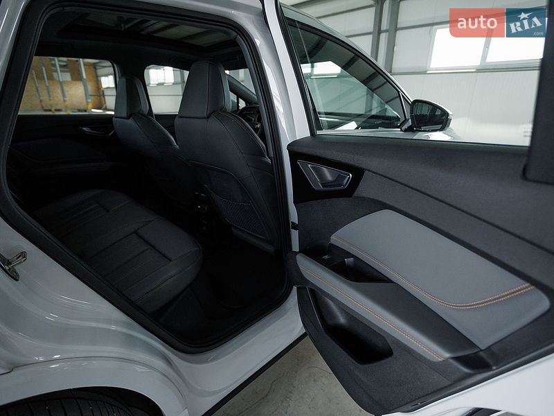 Внедорожник / Кроссовер Audi Q4 e-tron 2023 в Черновцах