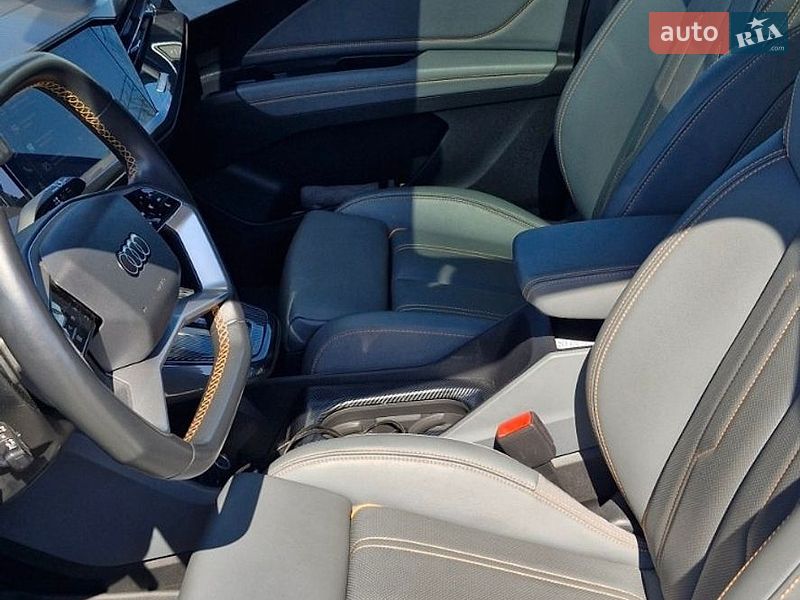 Внедорожник / Кроссовер Audi Q4 e-tron 2023 в Стрые