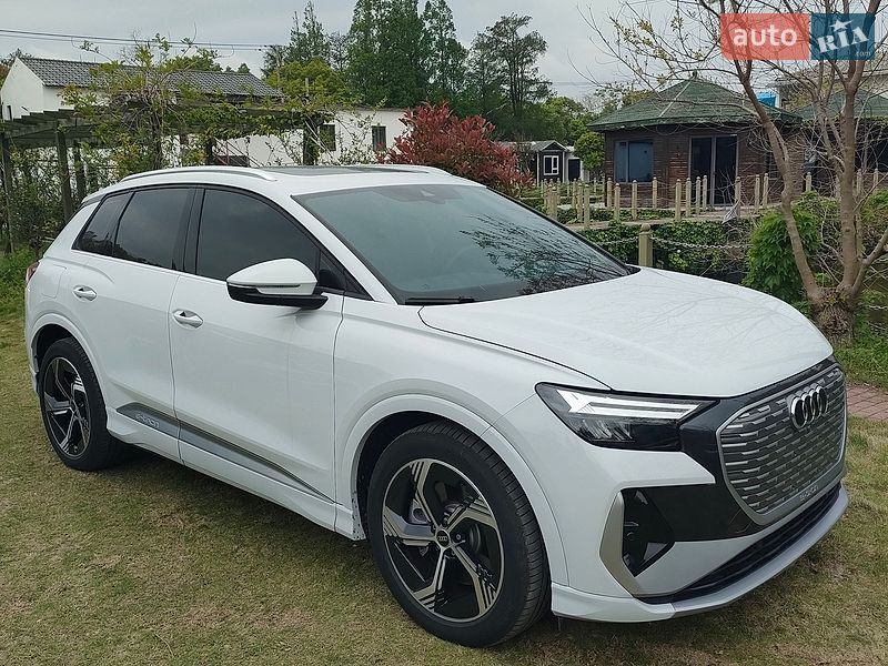 Внедорожник / Кроссовер Audi Q4 e-tron 2024 в Киеве