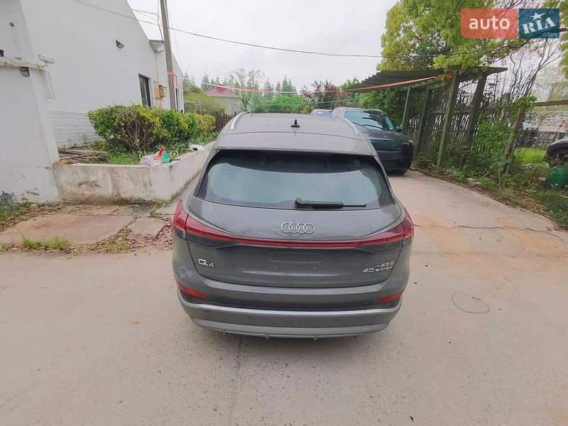 Внедорожник / Кроссовер Audi Q4 e-tron 2024 в Киеве