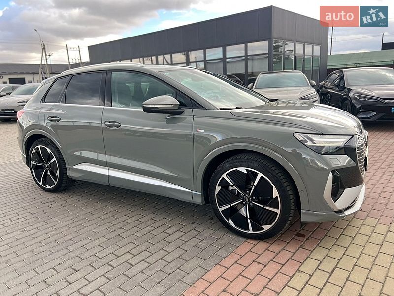 Внедорожник / Кроссовер Audi Q4 e-tron 2023 в Львове