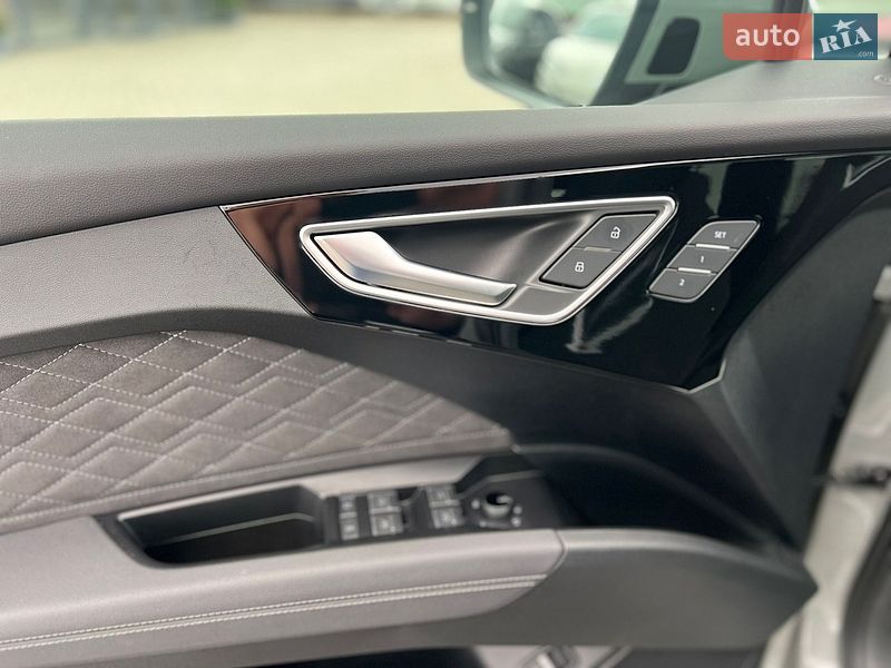 Внедорожник / Кроссовер Audi Q4 e-tron 2023 в Львове